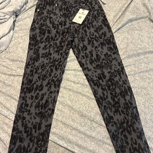 Gloria Vanderbilt Gray Jeans with Subtle Black Print